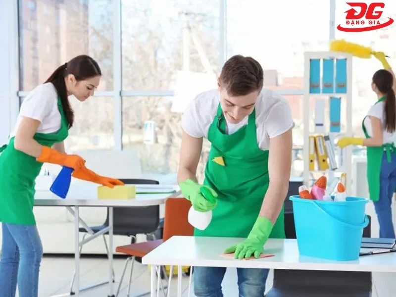Vệ sinh công nghiệp rất phổ biến tại các văn phòng công ty