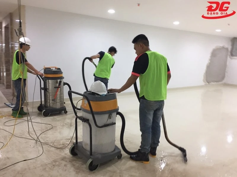 Vệ sinh công nghiệp giúp môi trường sống làm việc trở nên sạch sẽ, an toàn hơn