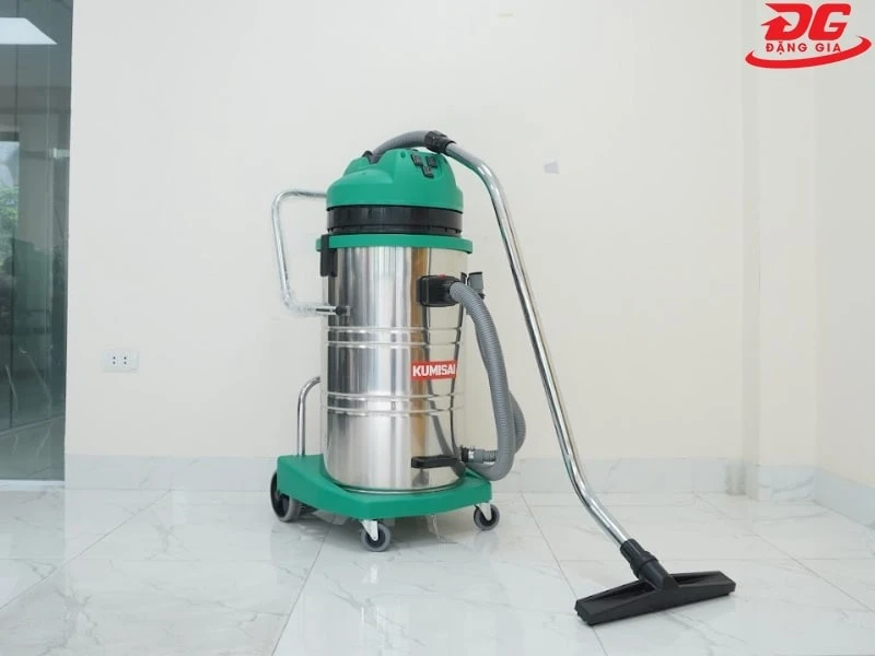 Máy hút bụi công suất lớn sử dụng trong vệ sinh công nghiệp