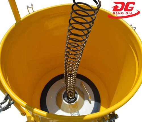 Máy bơm mỡ khí nén Kocu GZ-100 (20 lít) 4