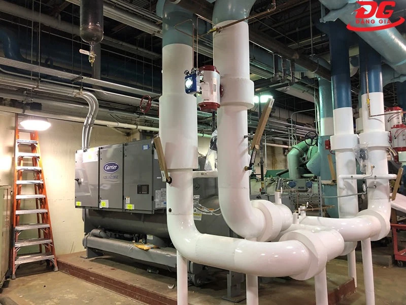 Hệ thống lạnh 2 cấp có khả năng làm lạnh sâu, hiệu suất cao