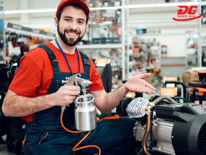 Cách sử dụng bình phun dễ dàng cho nhiều đối tượng