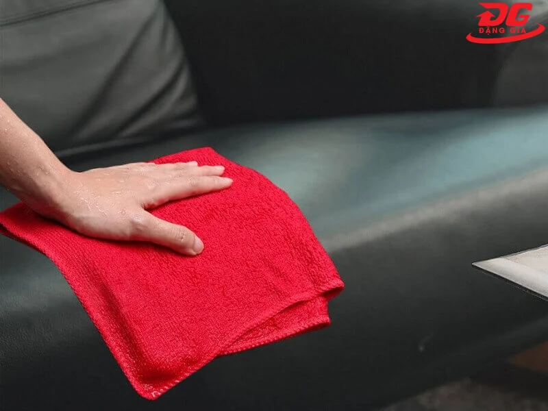 vệ sinh ghế sofa tại nhà