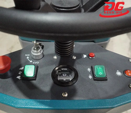 Máy chà sàn liên hợp ngồi lái Kumisai KMS 90B 5