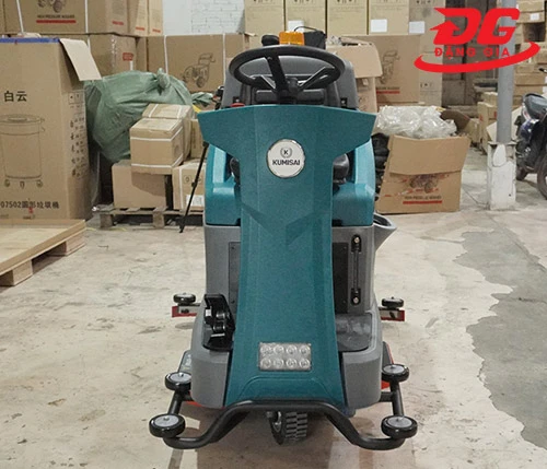 Máy chà sàn liên hợp ngồi lái Kumisai KMS 90B 3