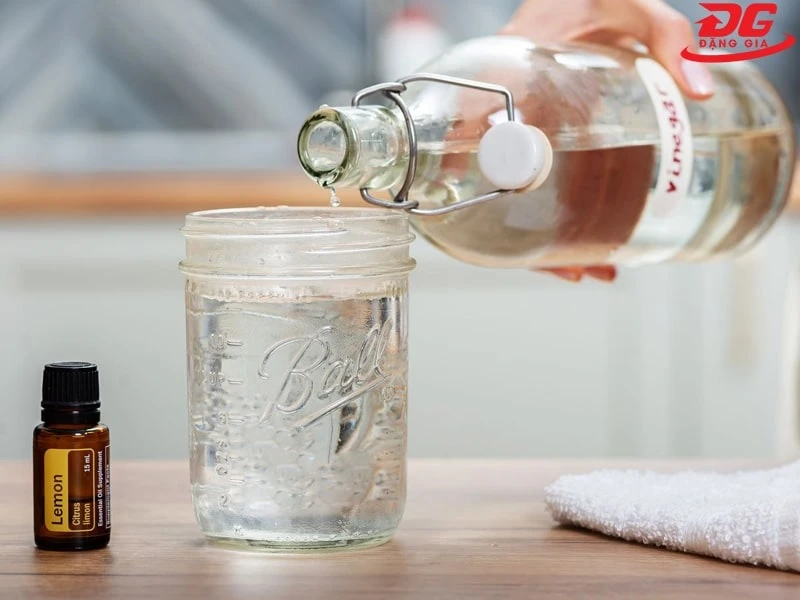 Tinh dầu thiên nhiên giúp diệt khuẩn và đem lại hương thơm dễ chịu