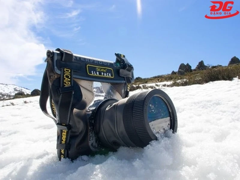 Không nên đặt máy ảnh ở nơi quá nóng hoặc quá lạnh