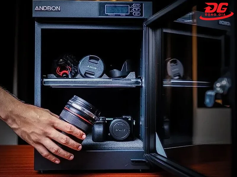 Sắp xếp đồ cần bảo quản gọn gàng, không chồng chéo lên nhau