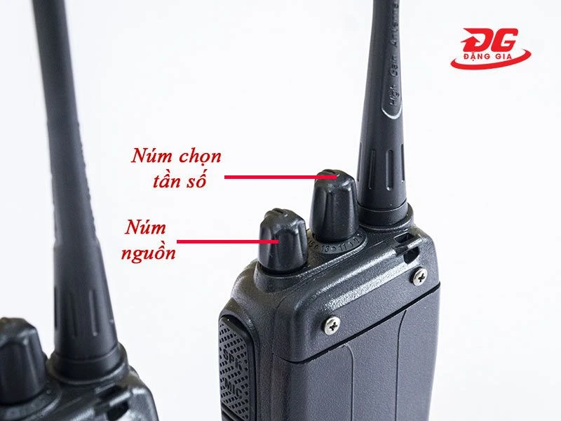 Núm nguồn và chọn tần số