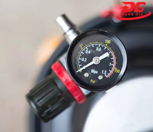Đồng hồ điều áp cho máy bơm mỡ 4
