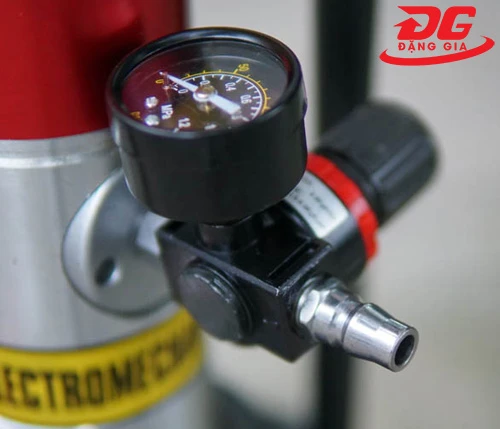Đồng hồ điều áp cho máy bơm mỡ 5
