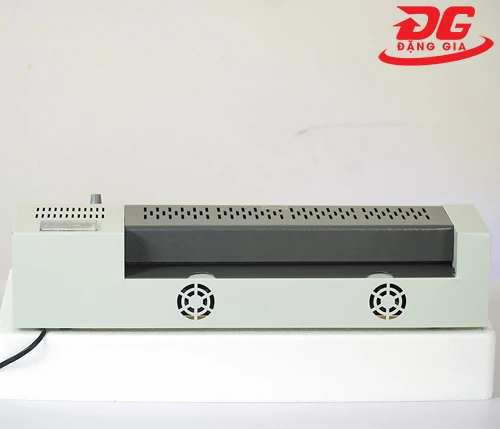 Máy ép plastic YT 320 7