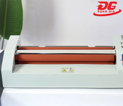 Máy ép plastic YT 320 4