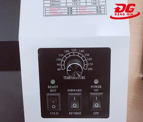 Máy ép plastic A3 YT330E 6