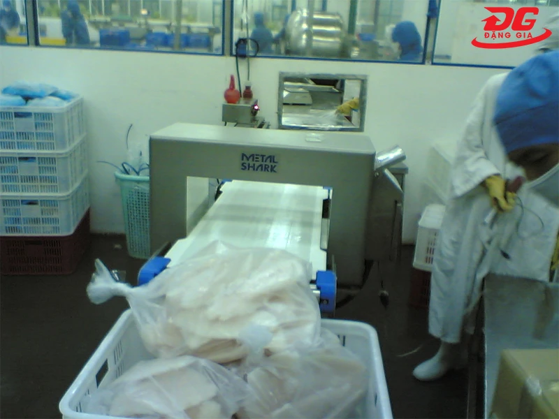 máy dò kim loại thủy sản