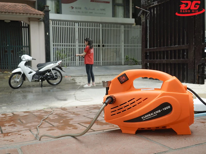 Máy bơm rửa xe mini gia đình Kumisai KMS 1600