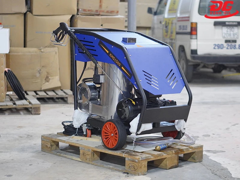 Máy rửa xe nước nóng Kumisai model KMS 1509