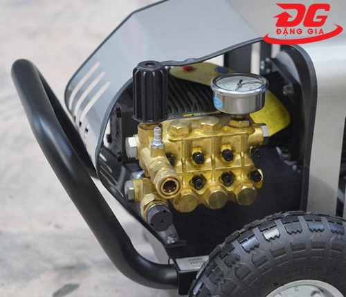 Máy xịt rửa xe cao áp Palada 18M17.5-3T4 4