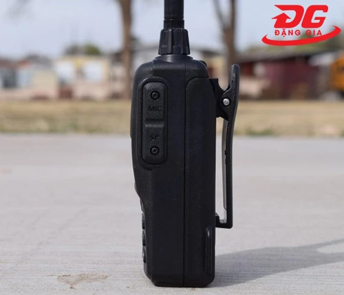 Máy bộ đàm ICOM IC-V80 4