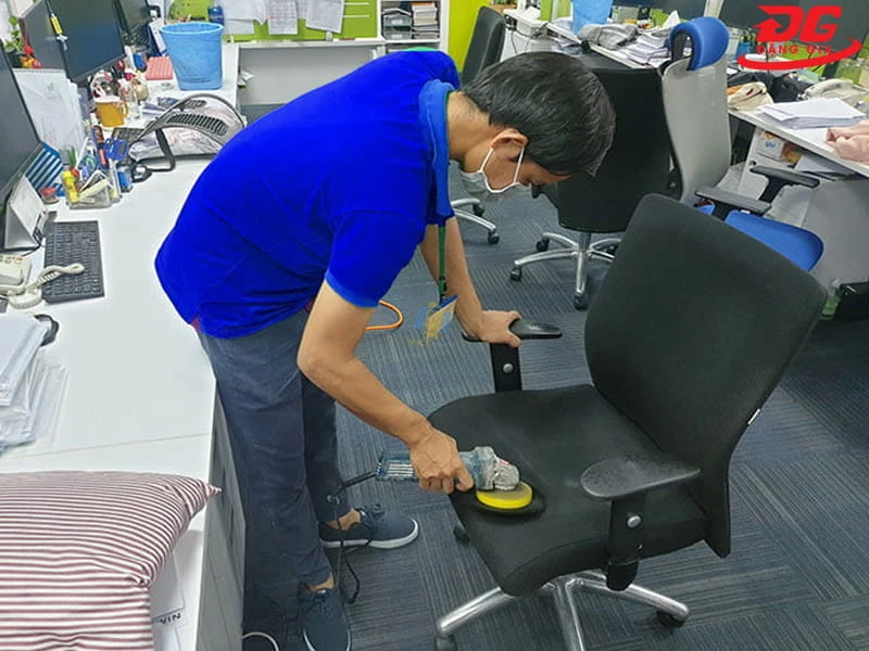 giá giặt ghế văn phòng