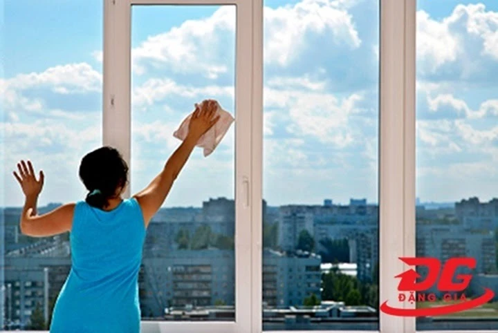 Muối cũng là một nguyên liệu giúp kính sáng bóng 