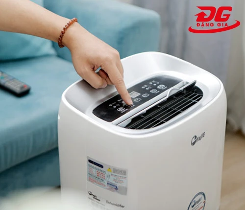 bang-dieu-khien-may-hut-am-fujie-hm-918ec