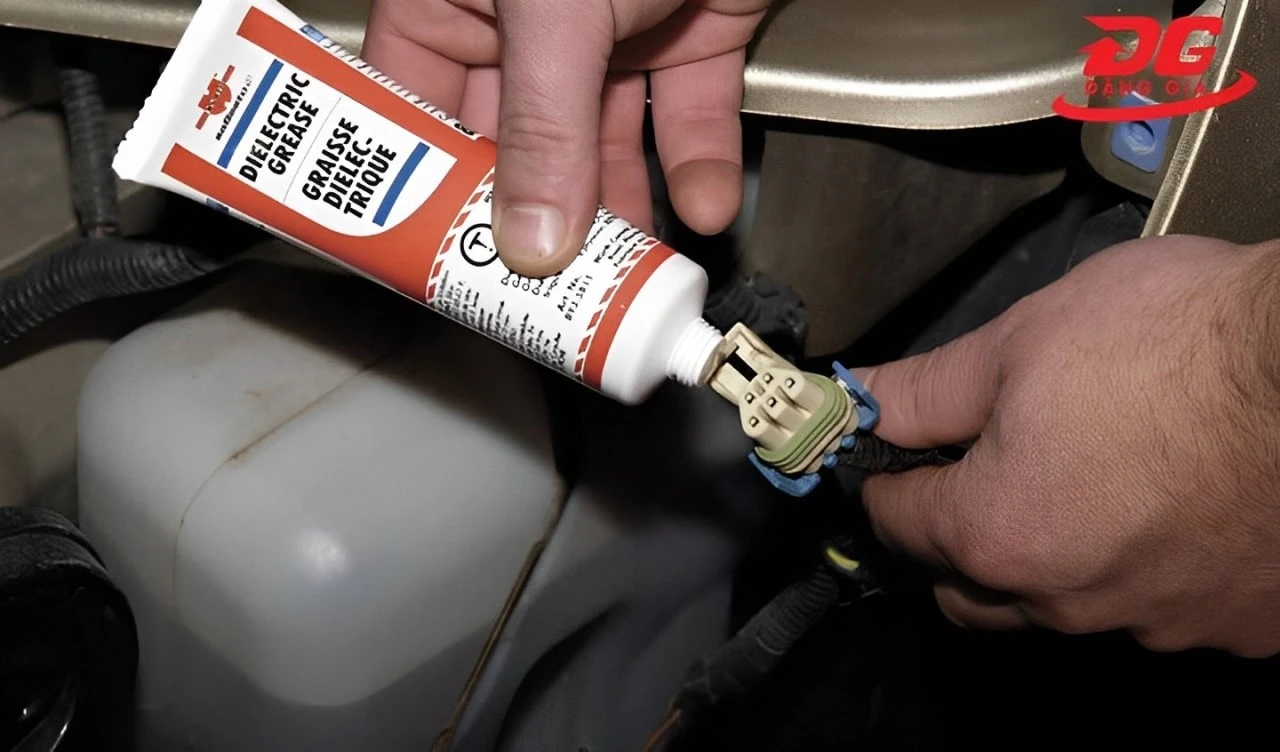 Mỡ bò silicone có tác dụng như một tấm màng bảo vệ chống thấm nước