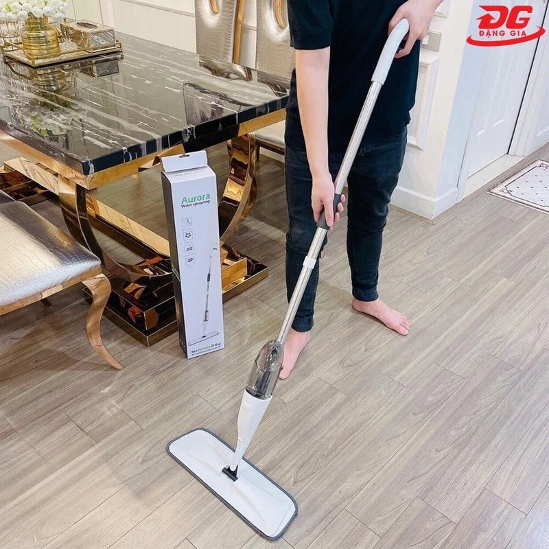 Cây lau nhà gấp gọn có thiết kế nhỏ gọn, tính tiện ích cao