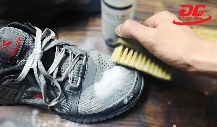 Bàn chải dùng để vệ sinh giày Sneaker