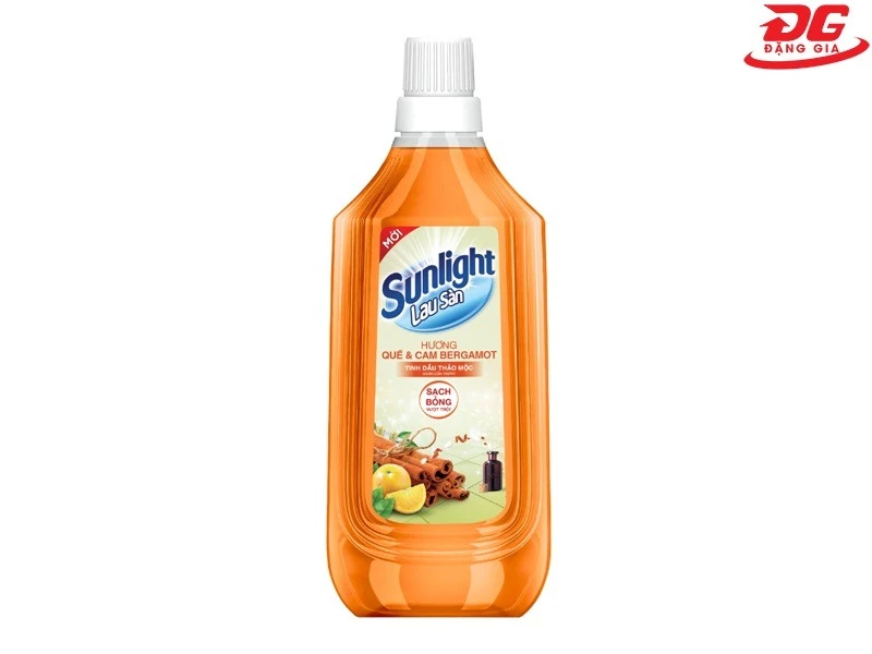 Dung dịch lau sàn gỗ Sunlight được nhiều người tiêu dùng ưa chuộng