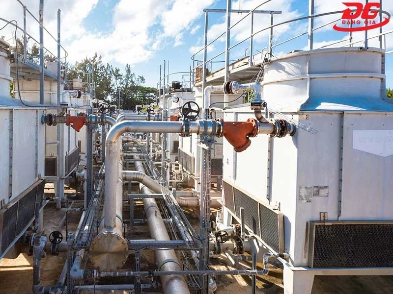 Tháp giải nhiệt nước là một phần quan trọng của hệ thống máy lạnh chiller