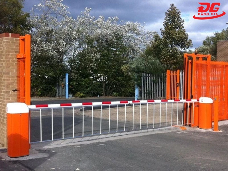 Rào chắn cổng bằng sắt