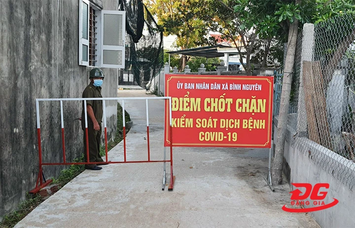 Hàng rào chắn giao thông bằng sắt