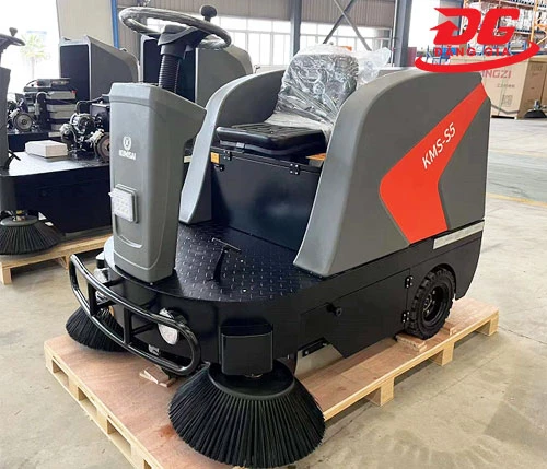 Xe quét rác ngồi lái Kumisai KMS-S5 3