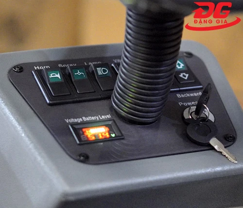 Xe quét rác ngồi lái Kumisai KMS-S5 5