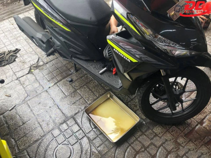 cách nhận biết xe tay ga bị vô nước