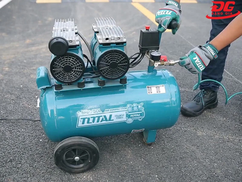 Máy nén không dầu Total