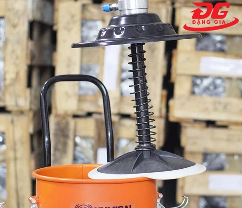 Máy bơm mỡ Kumisai 20L model KMS-20S 4