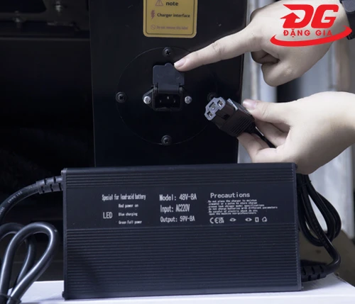 Xe quét rác ngồi lái Kumisai KMS-1250E 5