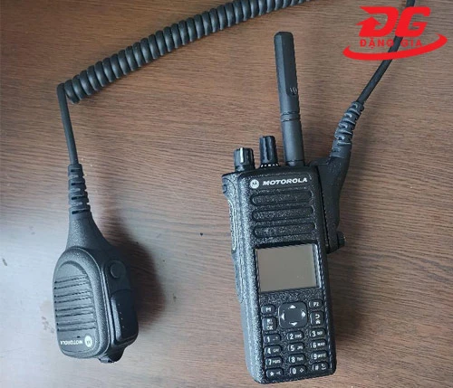 Bộ đàm Motorola Xir P8668i 4