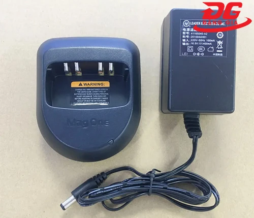 Bộ sạc bàn Motorola Mag one A8 6