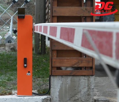 Cổng barrier tự động Faac-640 5