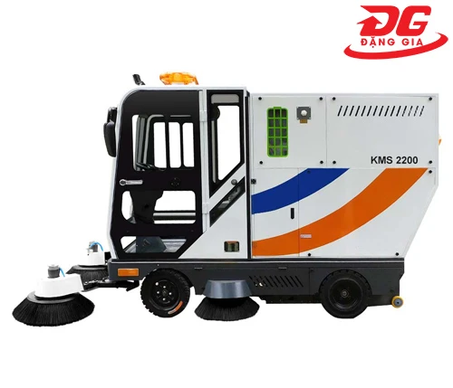 Xe quét rác ngồi lái Kumisai KMS 2200 4