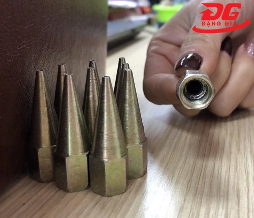 Vú bơm mỡ đầu nhọn 6