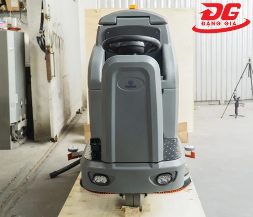 Máy chà sàn ngồi lái Kumisai KMS 138 4