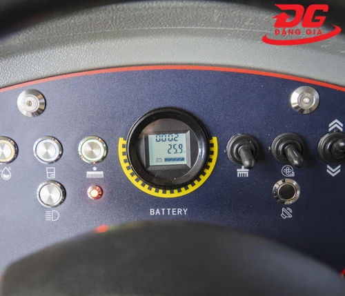 Máy chà sàn ngồi lái Kumisai KMS 138 6