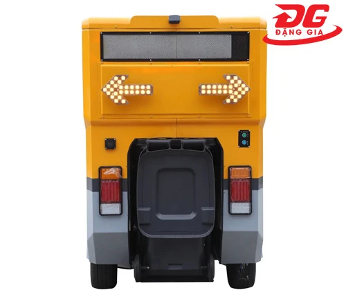 Xe quét rác ngồi lái Kumisai KMS 1800 4