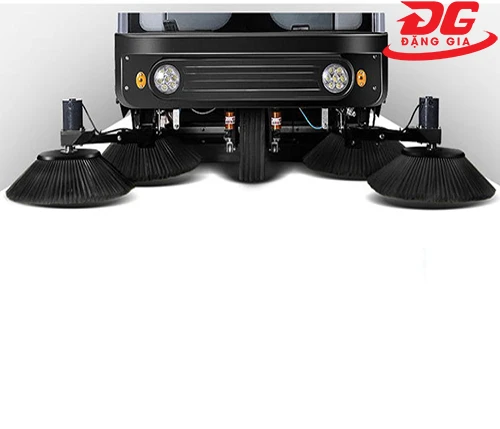 Chổi phụ xe quét rác ngồi lái Kumisai KMS-1800E 3