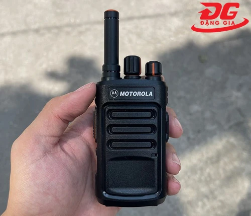 Bộ đàm Motorola XiR C6650 3