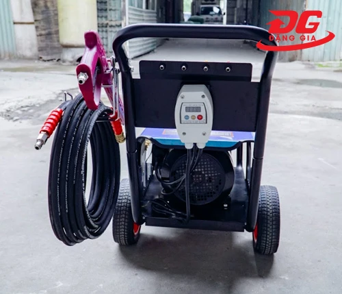 Máy rửa xe cao áp Kumisai KMS-1805E 3